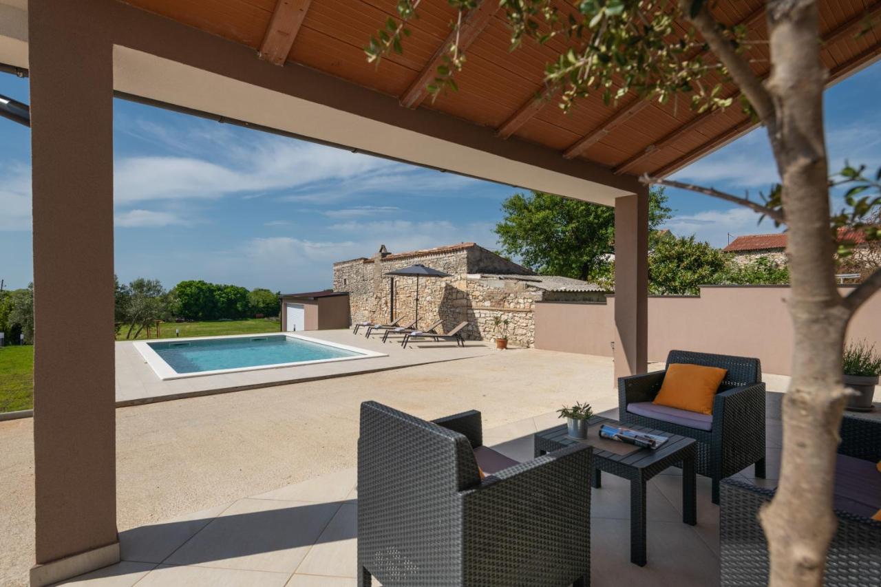 Villa Ester Пула Экстерьер фото
